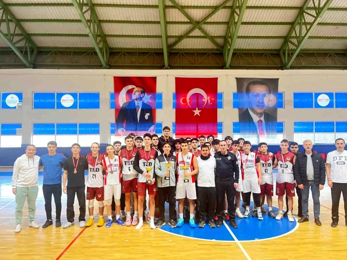 Düzce\'de Genç Erkekler A Basketbol Müsabakaları