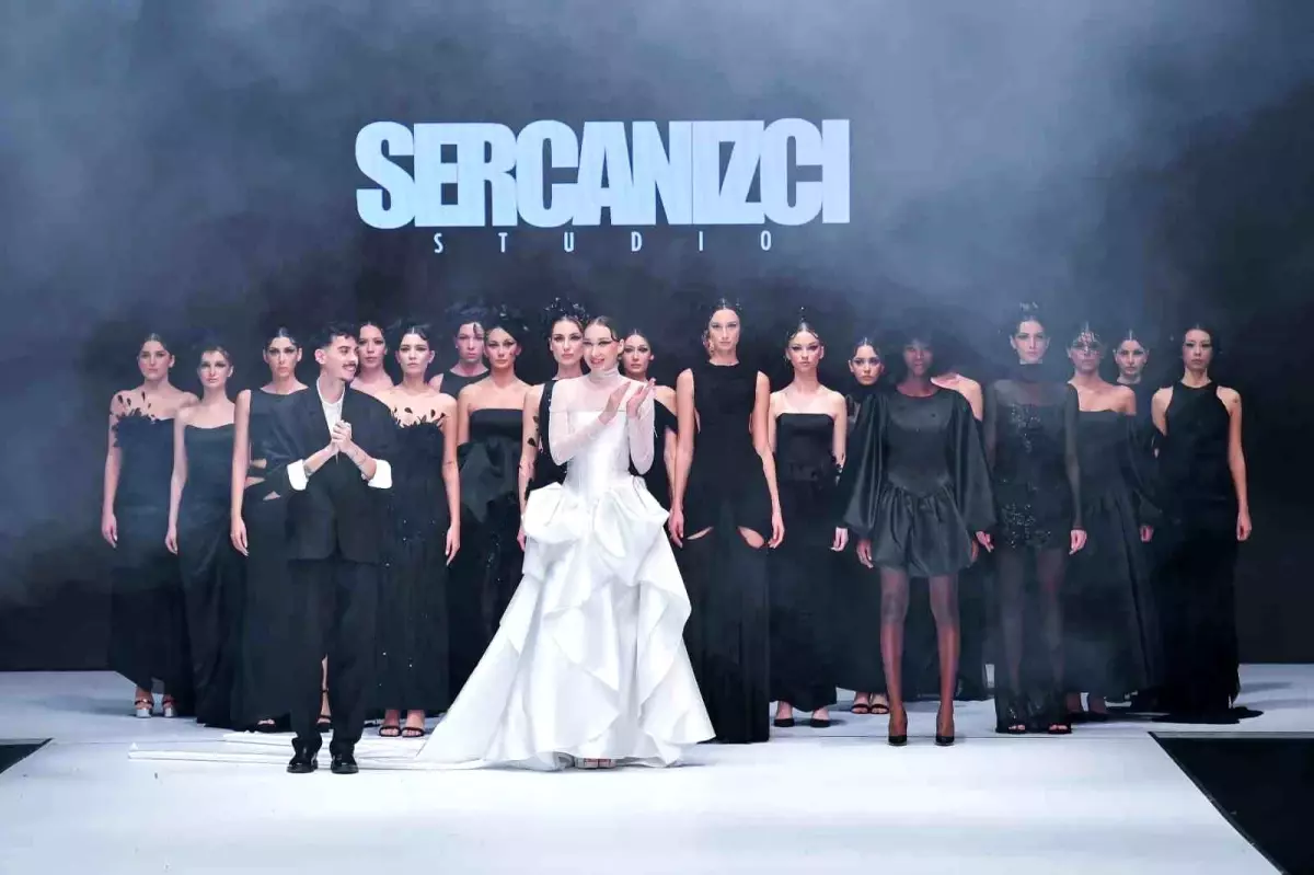 IF Wedding Fashion İzmir Fuarı\'nda Sercan İzci\'nin Performans Defilesi