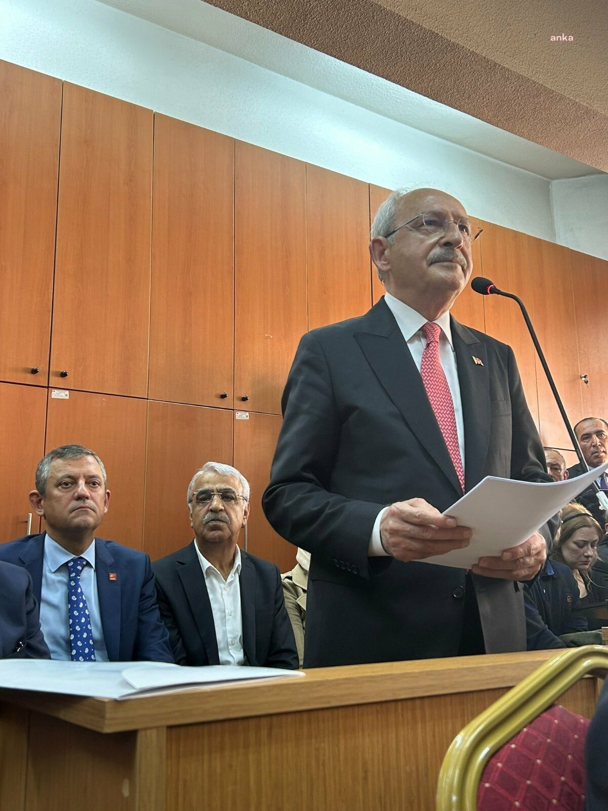 İmamoğlu\'ndan Kılıçdaroğlu\'na Destek: \'Bu Millet Pabuç Bırakmaz\'