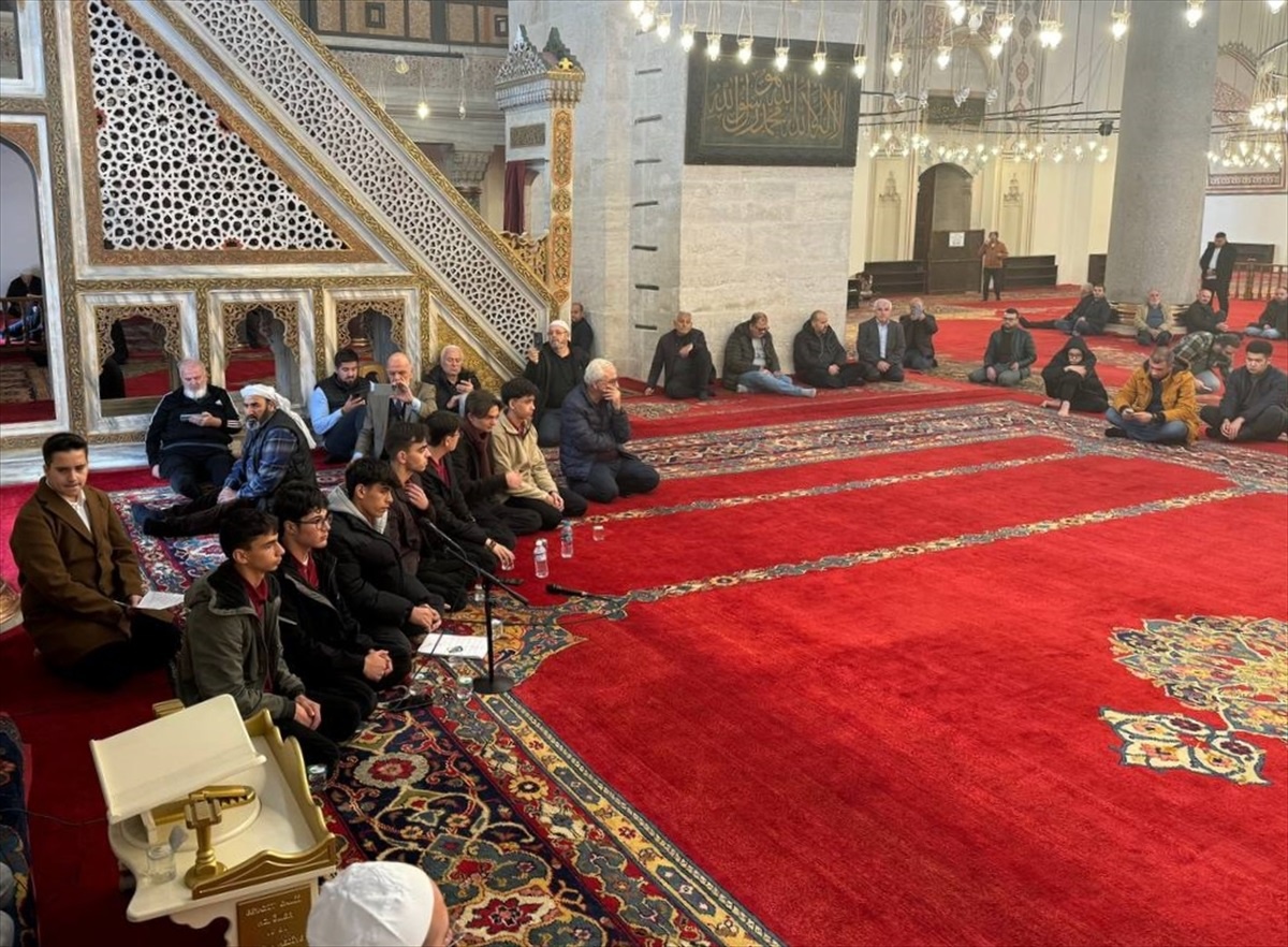 İstanbul\'da, vefat eden öğretmenler için mevlit programı düzenlendi