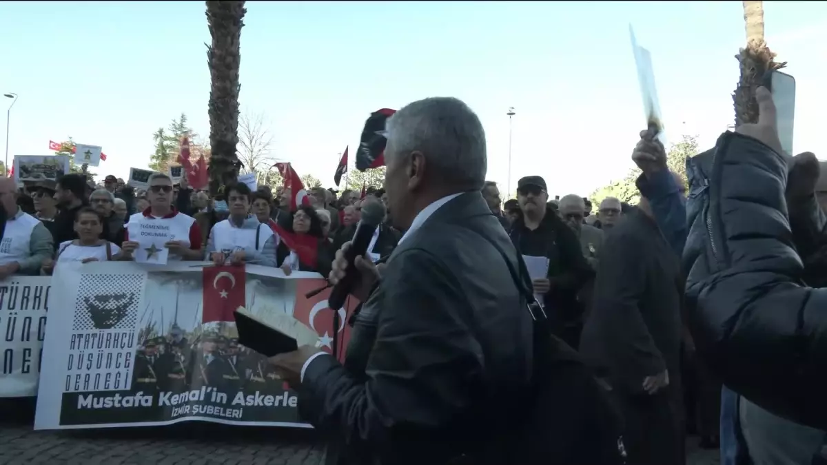 Teğmenlere Destek Protestosu