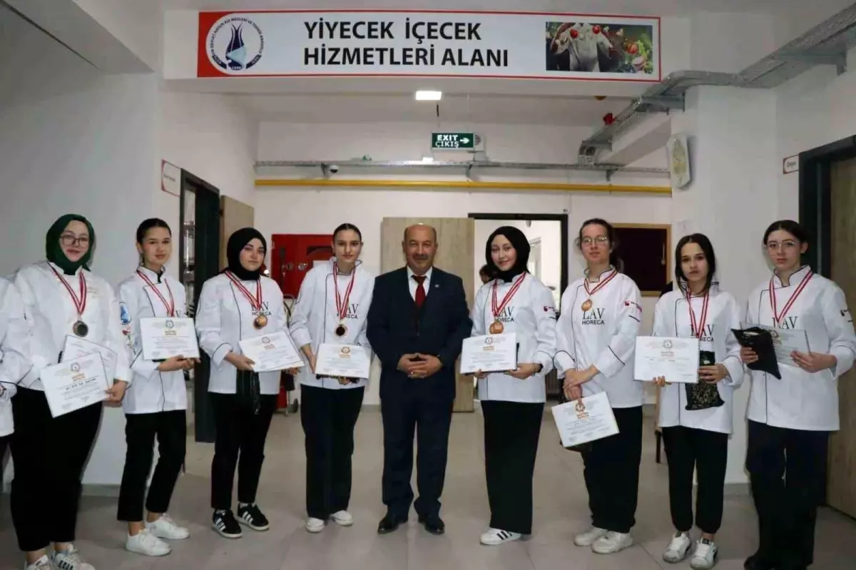 Kütahya Lisesi\'nden Gastro Festivali\'nde Büyük Başarı