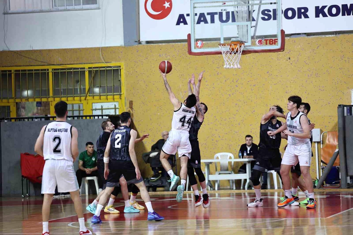 Sakarya Büyükşehir Basketbol, İstanbul Büyükşehir Belediye\'yi Ağırlıyor