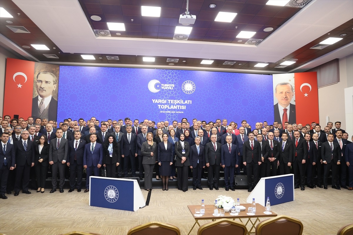 Bakan Tunç\'tan Yargıya Destek Mesajı