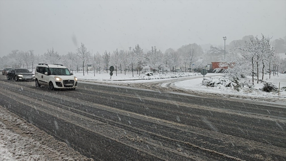 Bursa-Ankara Yolunda Kar Engeli