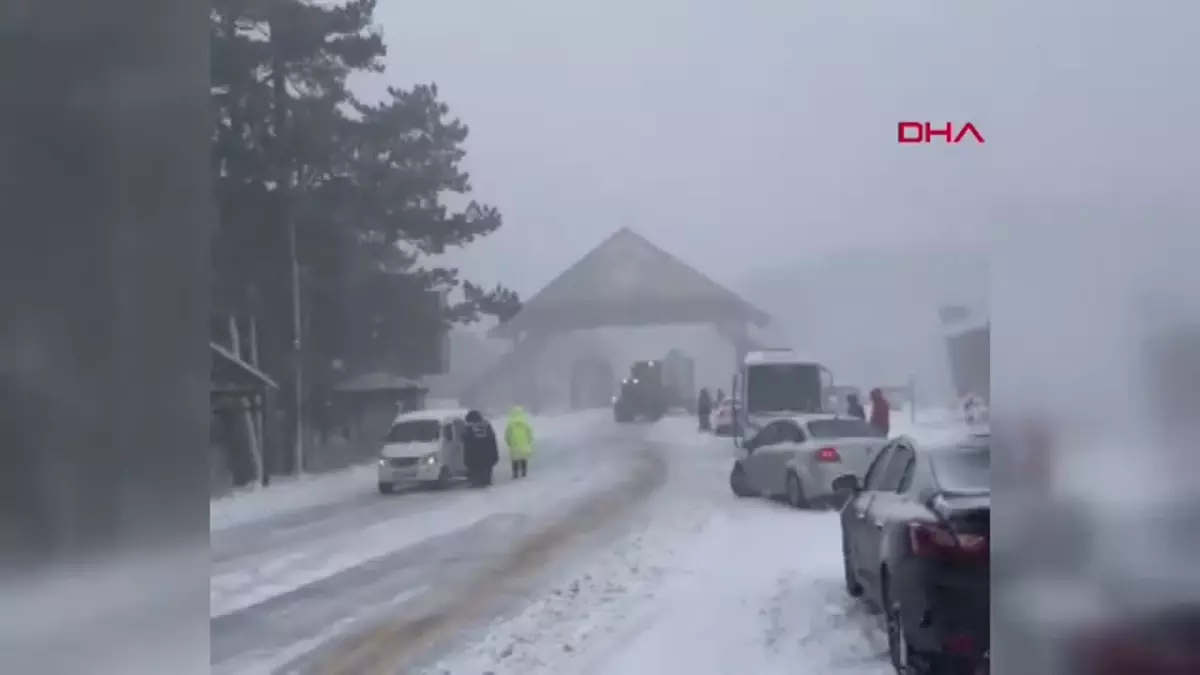 Bursa\'da Kar Yağışı Günlük Hayatı Olumsuz Etkiliyor