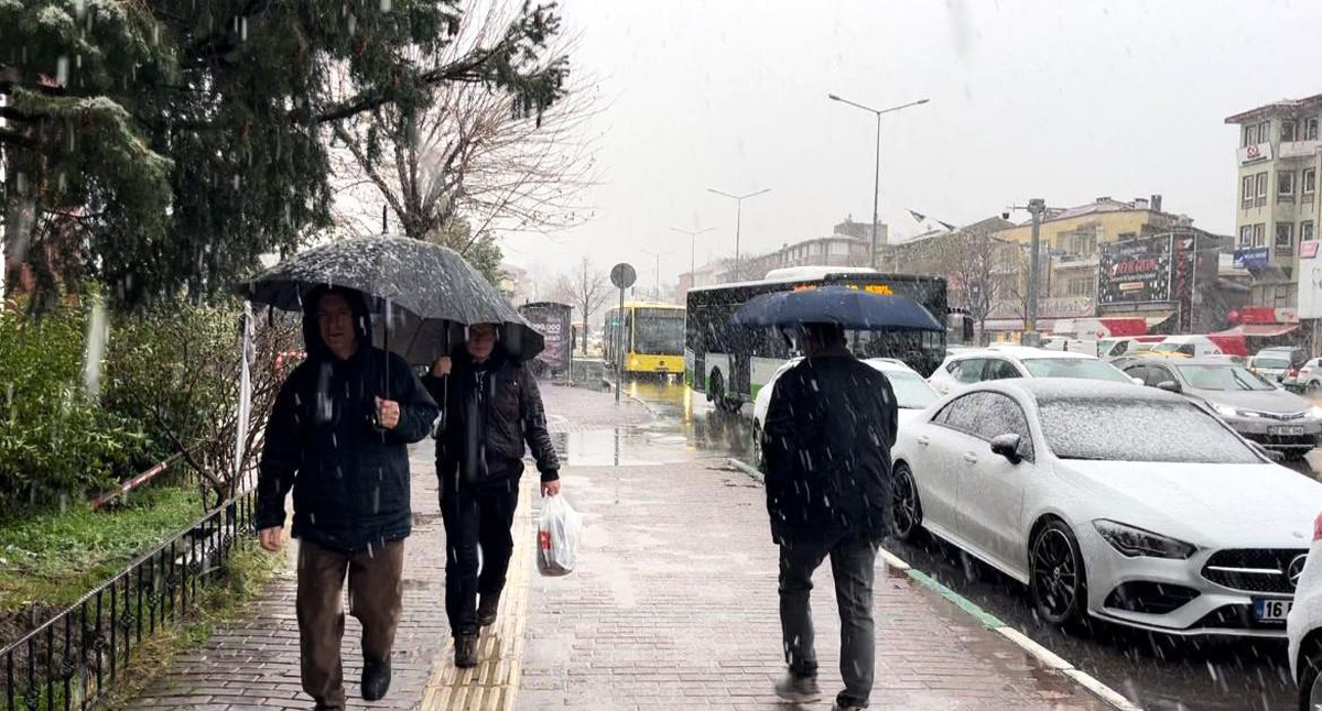 Bursa\'ya Yılın İlk Karı Düştü