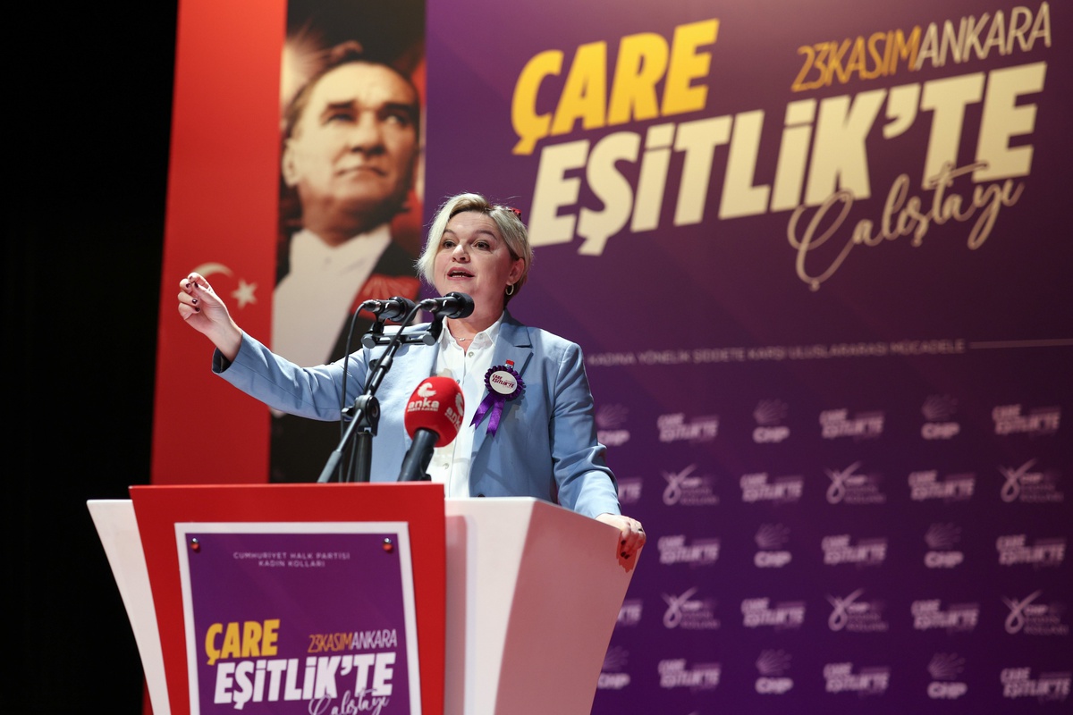 CHP Kadın Kolları\'ndan 25 Kasım Etkinliği: \'Çare Eşitlikte Çalıştayı\'