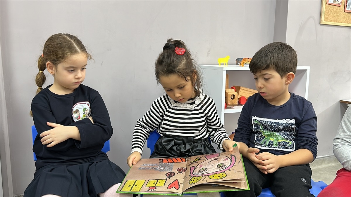 Antalya\'da Eğitim İçin Kitap Bağışı