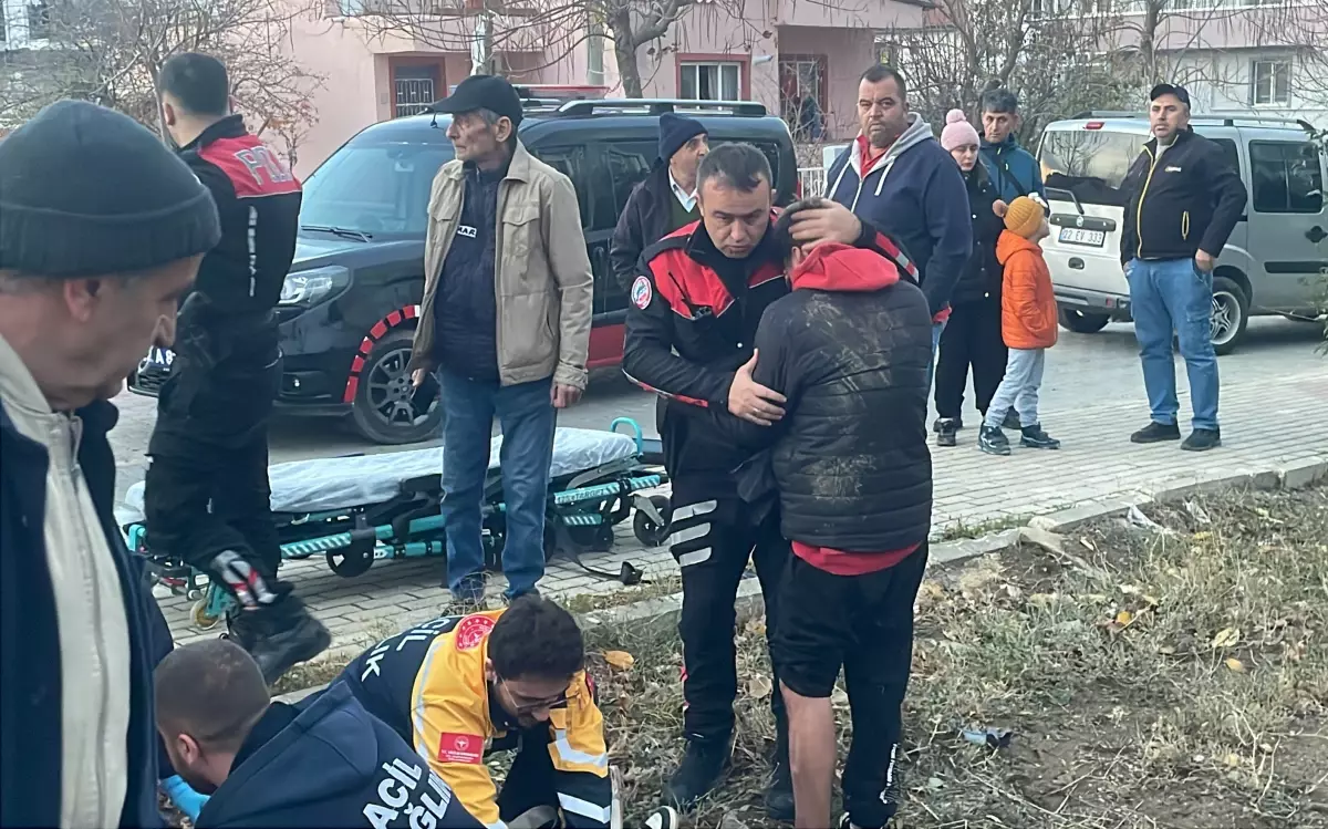 Keşan\'da Motosiklet Kazası: Ehliyetsiz Sürücü ve Kız Arkadaşı Yaralandı