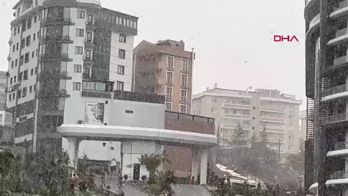 Kentin batısı beyaza büründü