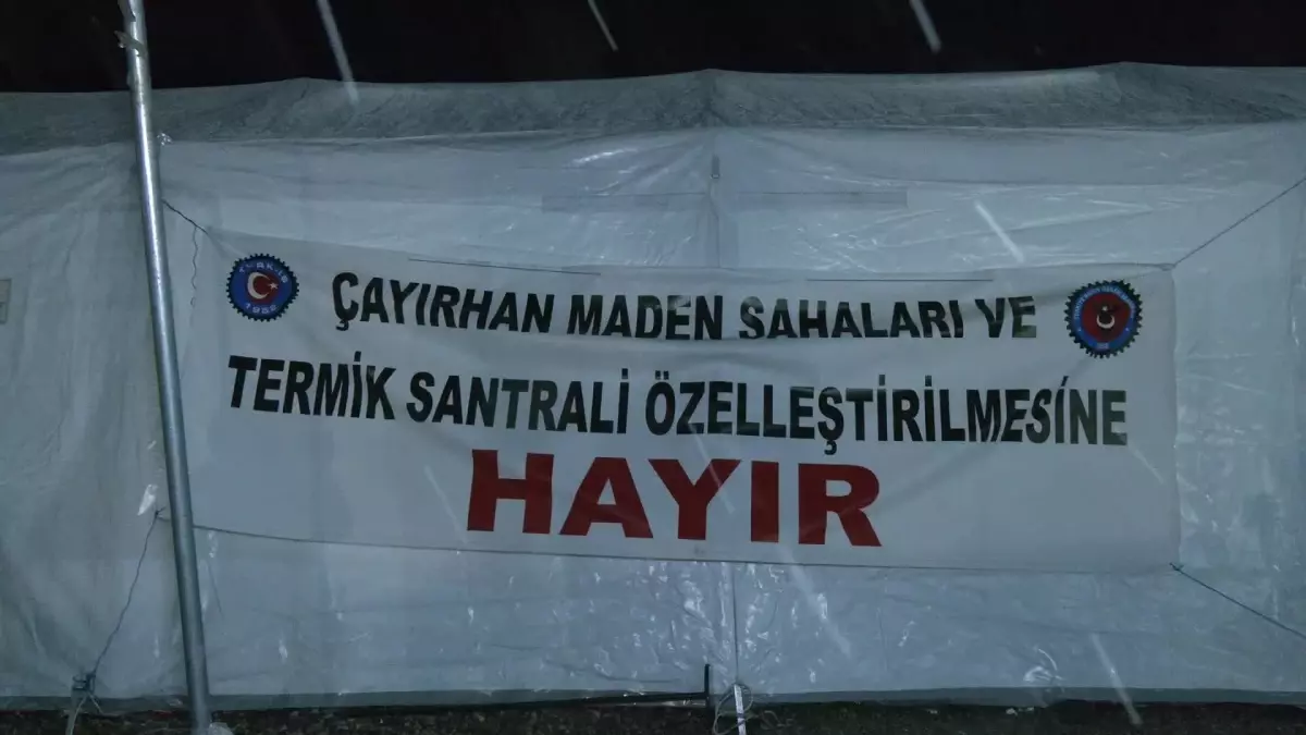 Madenciler Kar Yağışında Direnişe Devam Ediyor