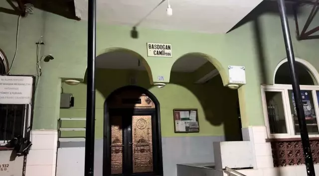 Osmaniye'de cami imamı ve müezzini dövdüler