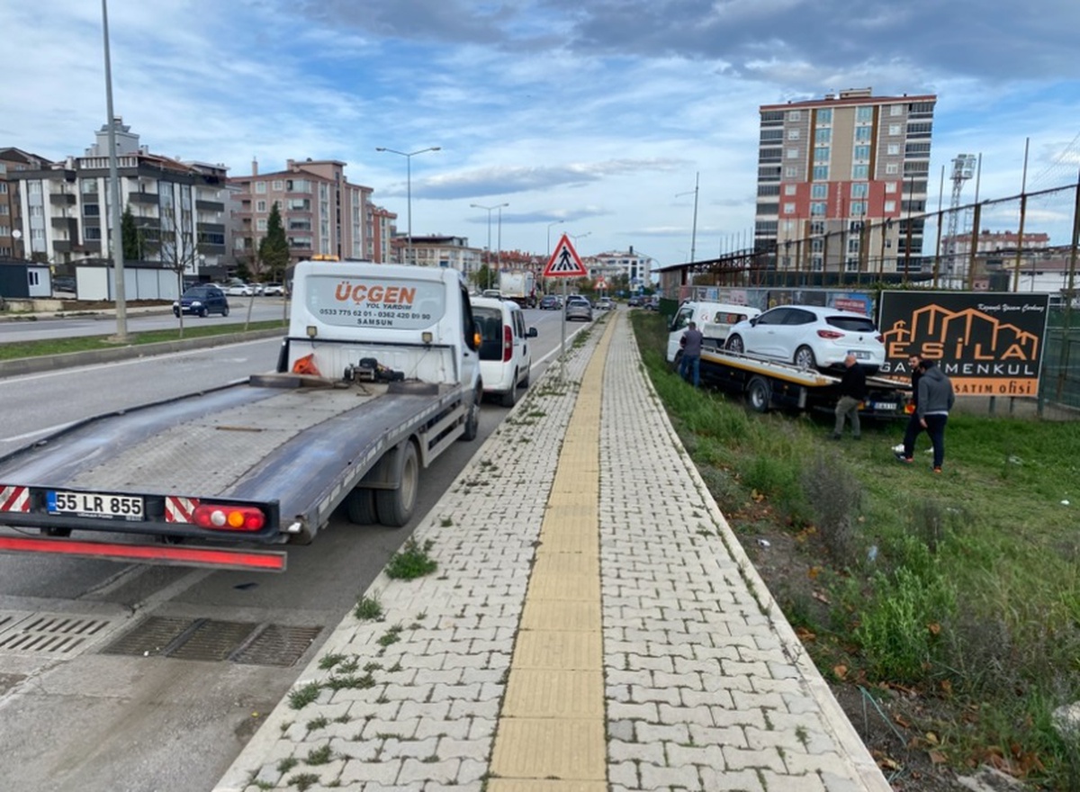 Samsun\'da Otomobil Takla Attı: 3 Yaralı