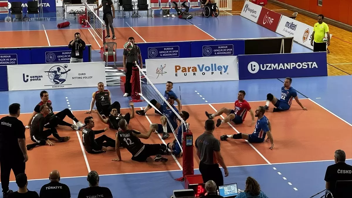 Türkiye, Voleybol Şampiyonasında 4\'te 4 Yaptı