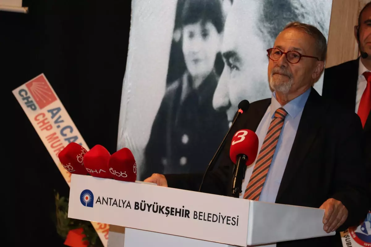 24 Kasım Öğretmenler Günü\'nde Prof. Dr. Naci Görür\'e Başöğretmen Atatürk Onur Ödülü