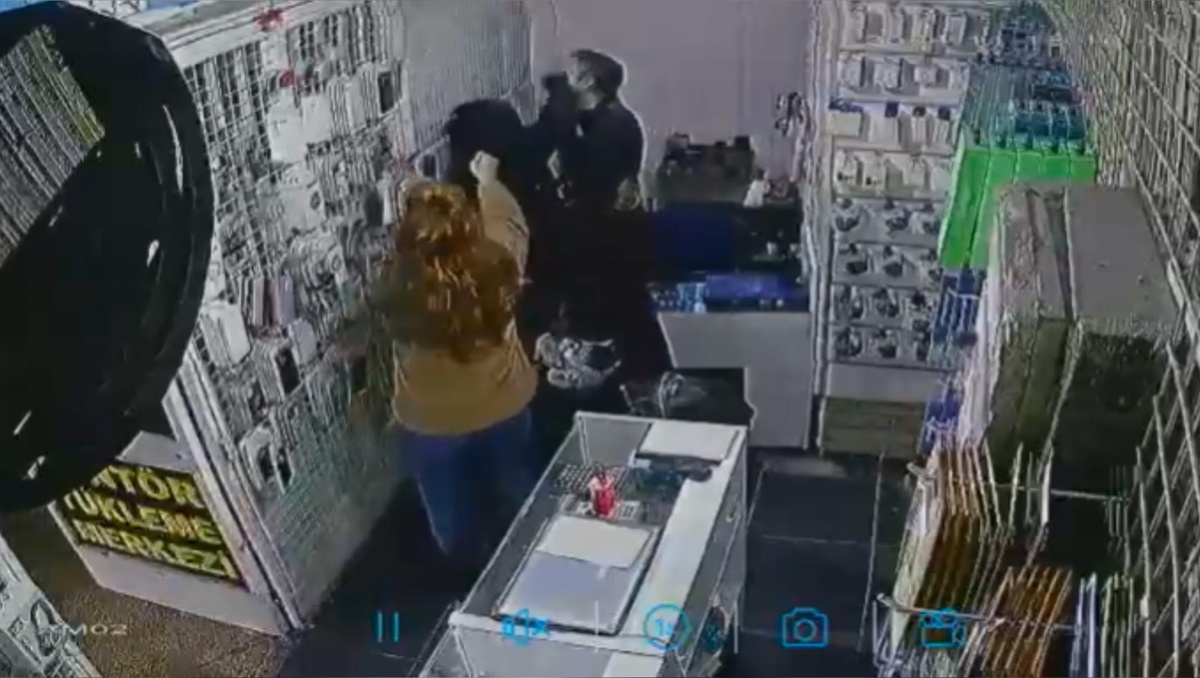 Şişli\'de Telefon Tamiri Tartışması Yüzünden Kavga Çıktı