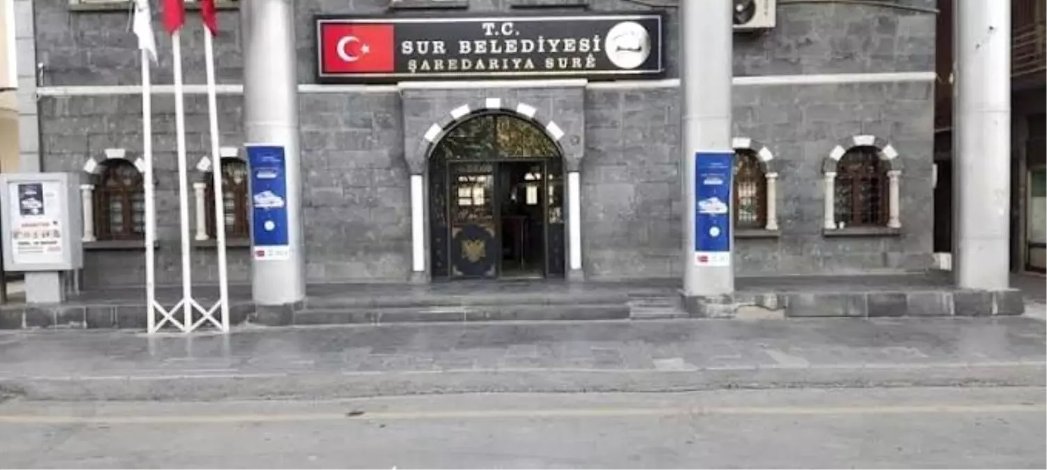 Diyarbakır Sur Belediyesi\'nde Lüks Araç Kiralama Tartışmaları