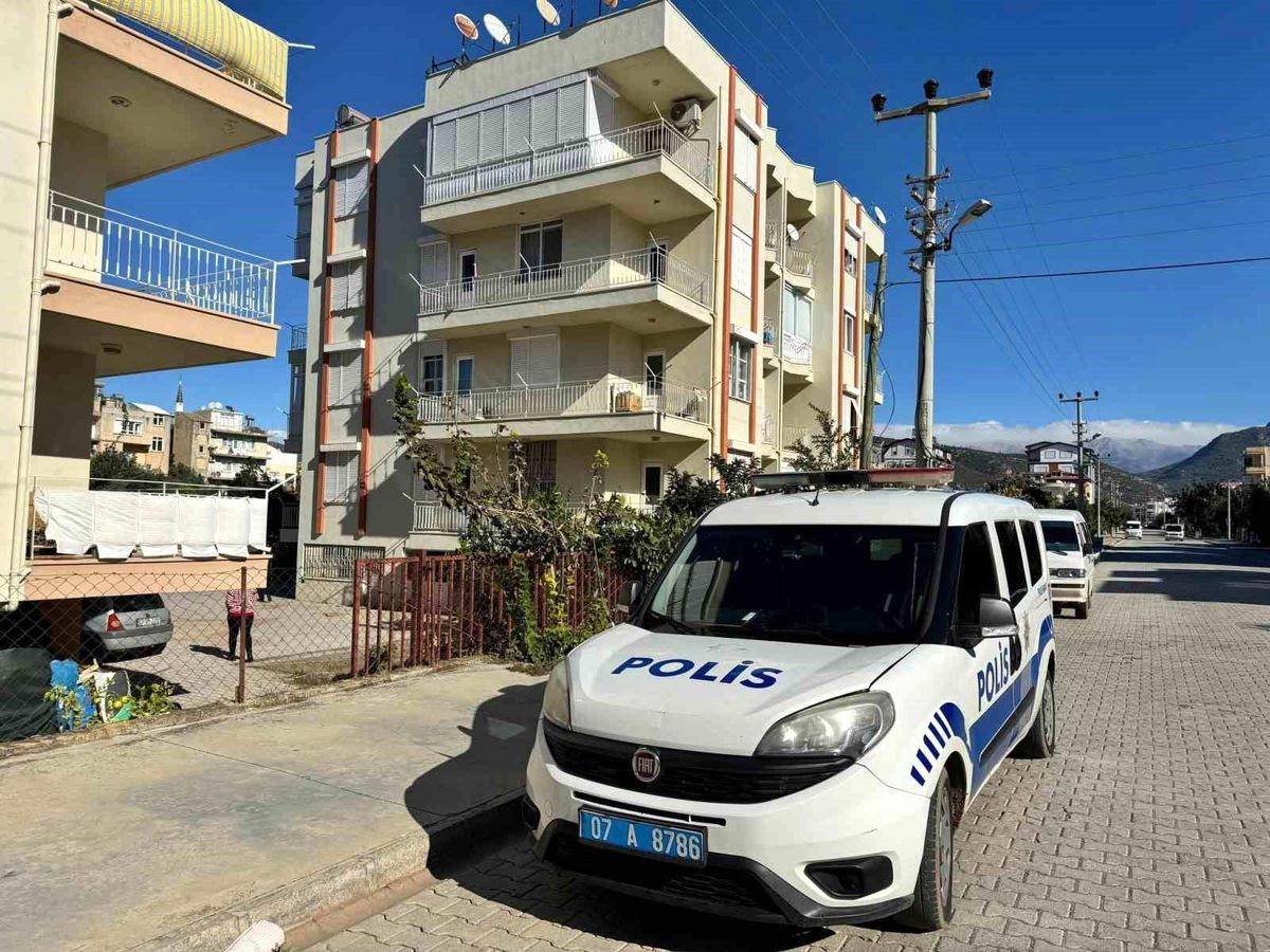 Gazipaşa\'da 82 Yaşındaki Kadın Ölü Bulundu