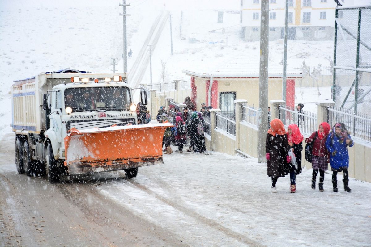 Aksaray\'da Kar Yağışı Nedeniyle Okullar 1 Gün Tatil Edildi