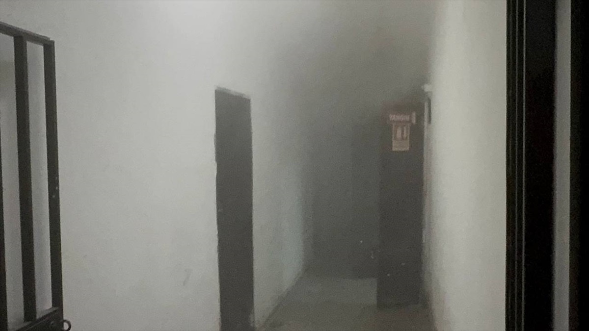 Aksaray Öğretmenevi\'nde Yangın