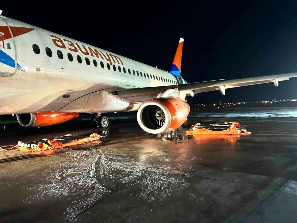 Antalya\'da Uçak Yangınına Rekor Müdahale