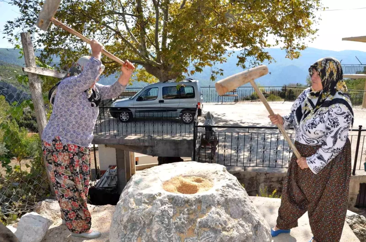 Akseki Kadınları Gelenekleri Yaşatıyor