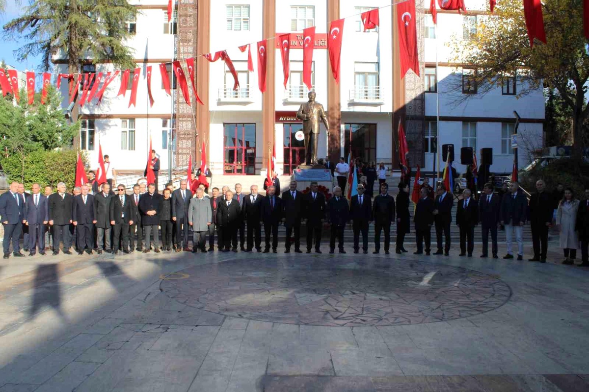 Aydın\'da Öğretmenler Günü Kutlaması
