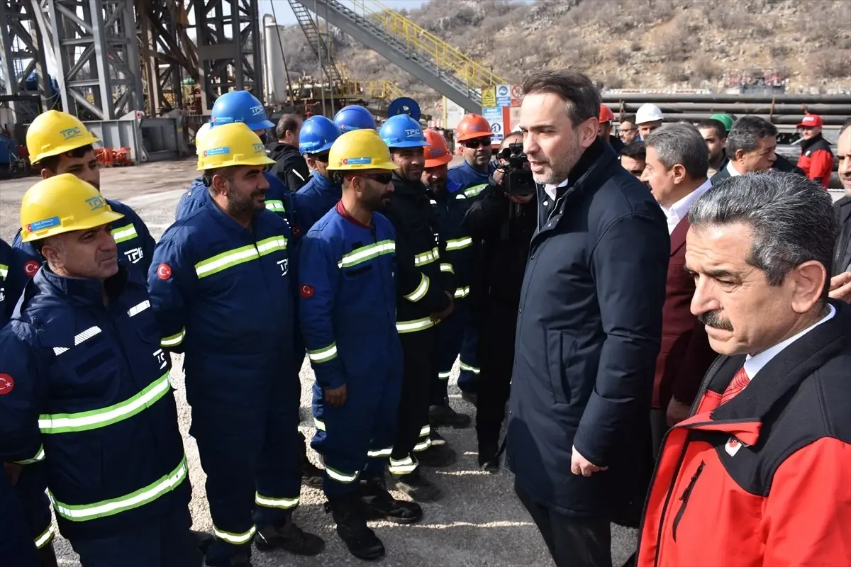 Bakan Bayraktar, 24 Kasım Öğretmenler Günü\'nde Gabar\'da öğretmenlerle bir araya geldi Açıklaması