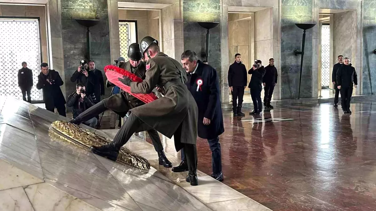 Öğretmenler Günü Anıtkabir\'de Kutlandı