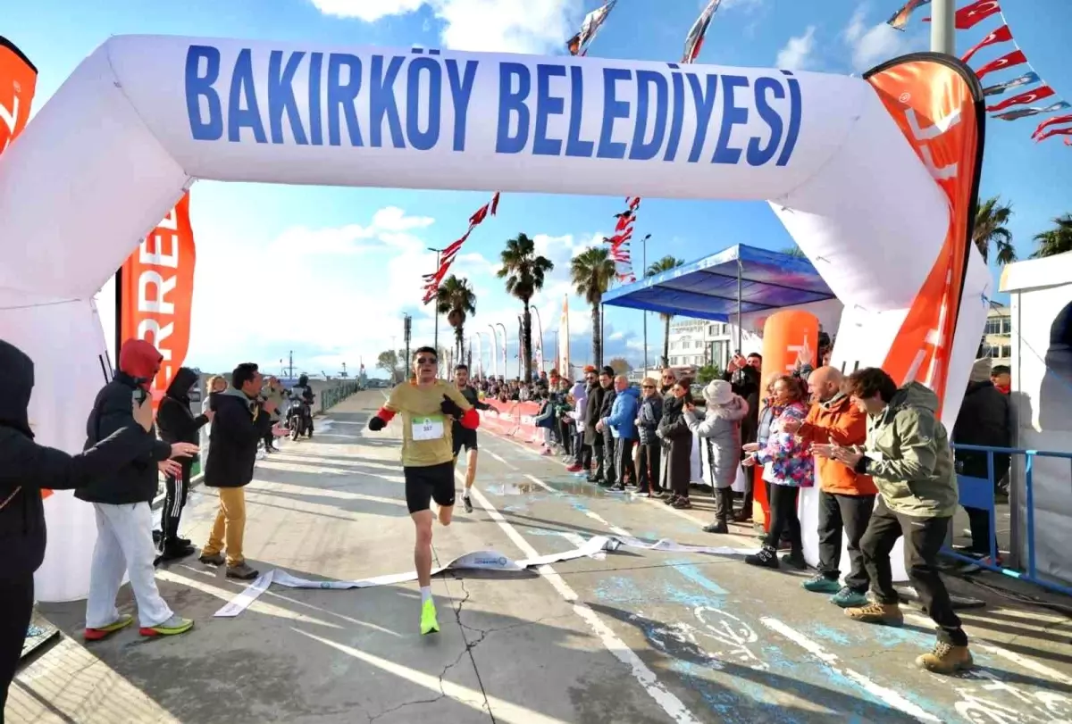 Bakırköy\'de Öğretmenler Günü İçin Koşu Etkinliği Düzenlendi