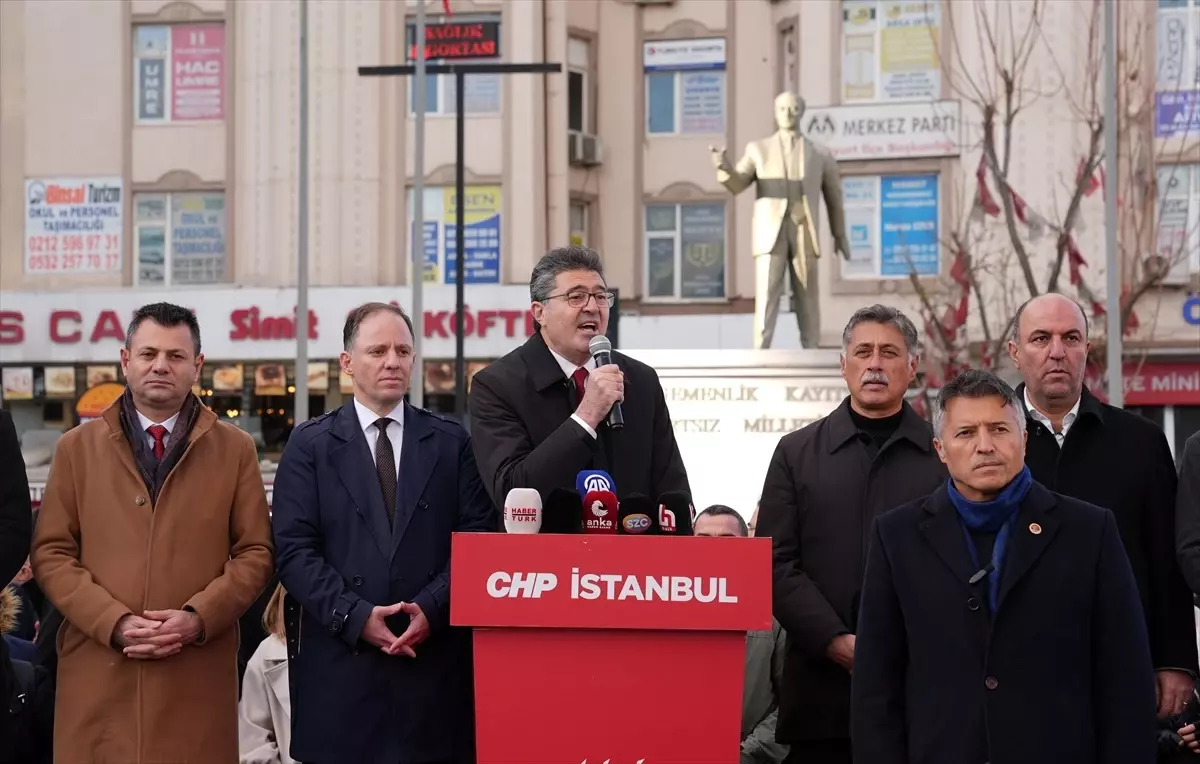 CHP, Özer\'in Uzaklaştırılmasını Protesto Ediyor