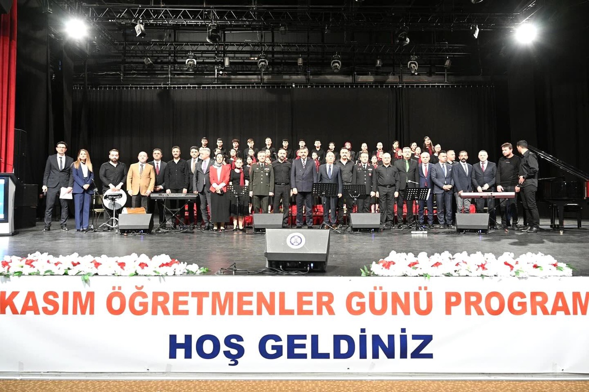 Öğretmenler Günü Kutlandı