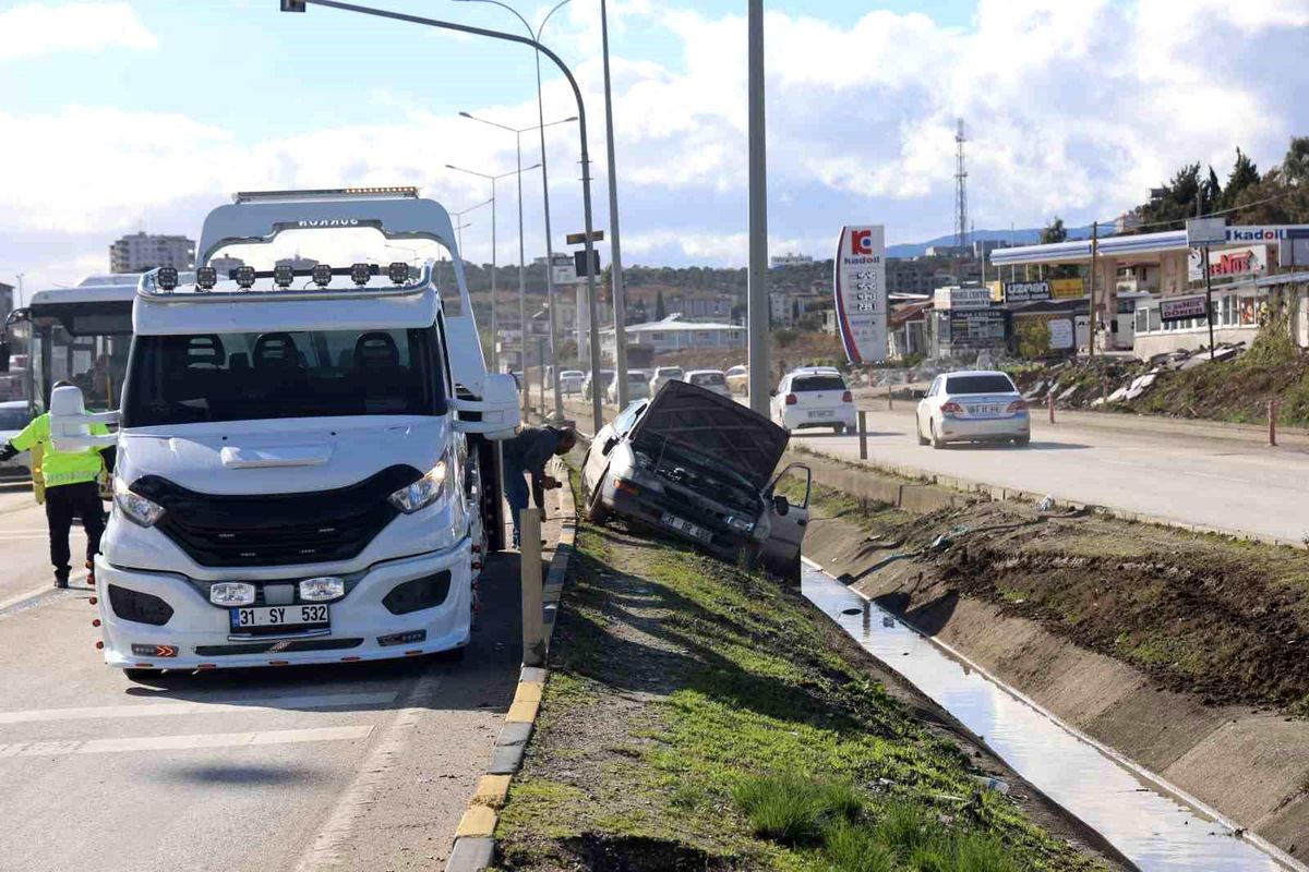 Hatay\'da Kaza: 5 Yaralı