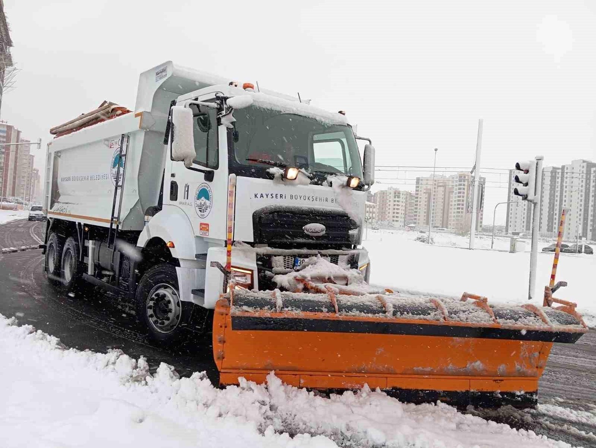 Kayseri\'de Karla Mücadele İçin Seferberlik
