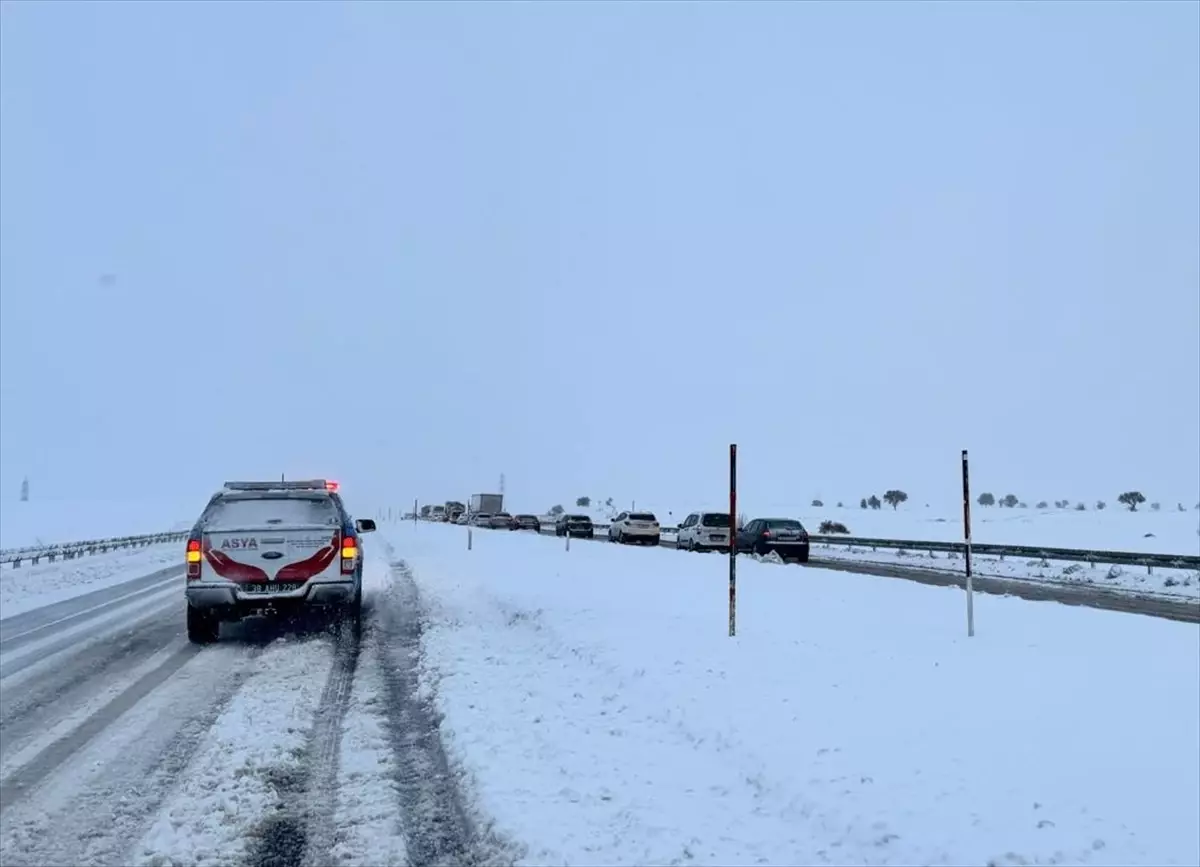 Kayseri Kar Yağışı Nedeniyle Ulaşıma Kapatıldı