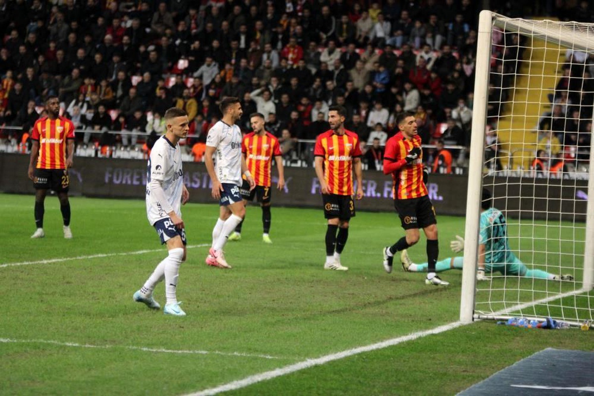 Kayserispor Fenerbahçe\'ye 6-2 ile Yenildi