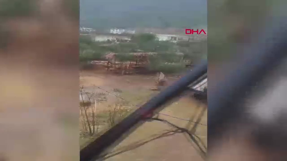 Adana\'da Kar ve Fırtına Hayatı Olumsuz Etkiliyor