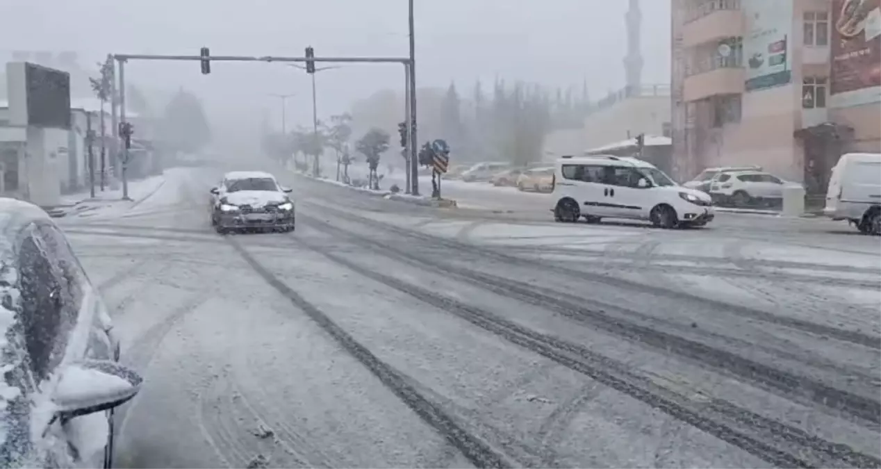 Malatya-Kayseri Kara Yolu Kar Yağışı Nedeniyle Kapandı