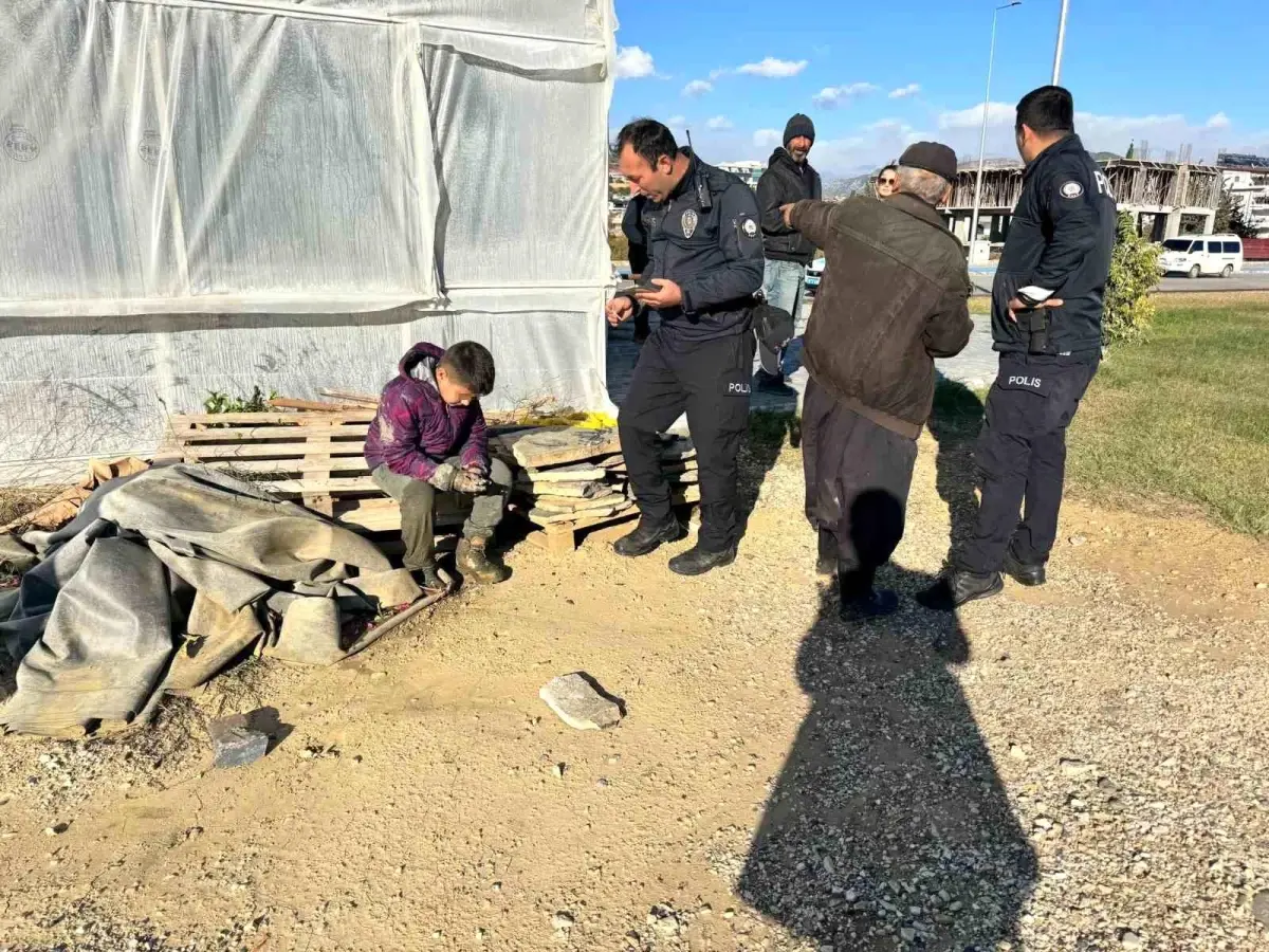 Gazipaşa\'da 3 Çocuk Balçıktan Kurtarıldı