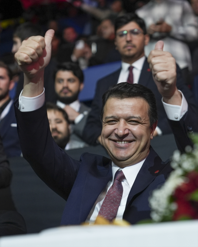 Saadet Partisi'nde yeni genel başkan Mahmut Arıkan