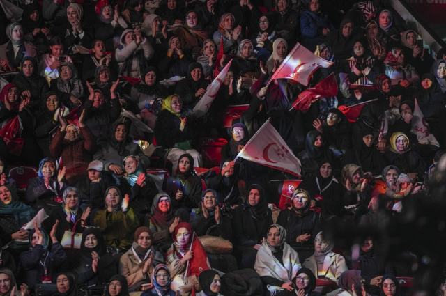 Saadet Partisi'nde yeni genel başkan Mahmut Arıkan