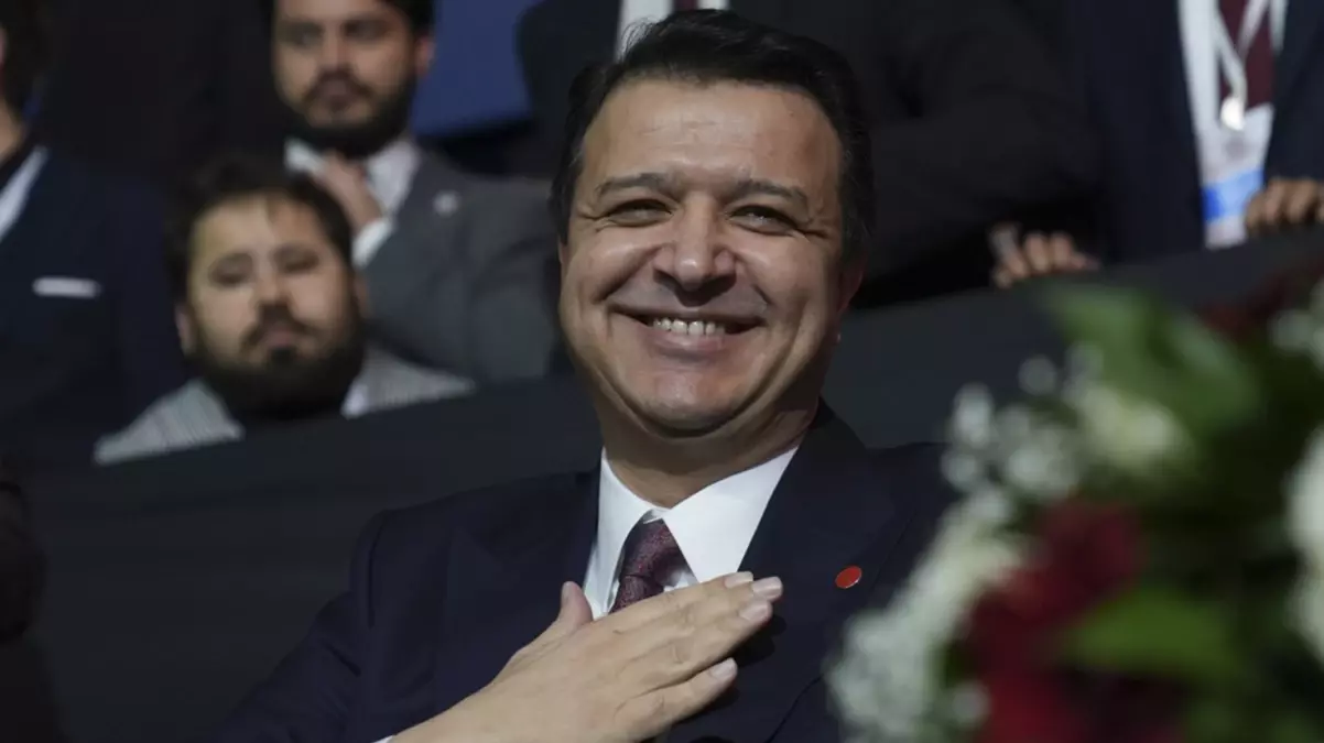 Saadet Partisi\'nde yeni genel başkan Mahmut Arıkan