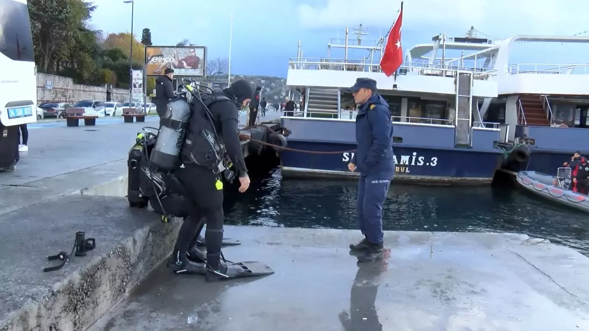 Sarıyer Aşiyan Sahili\'nde balık tutarken denize düşen iki kişiyi arama çalışmaları sürüyor