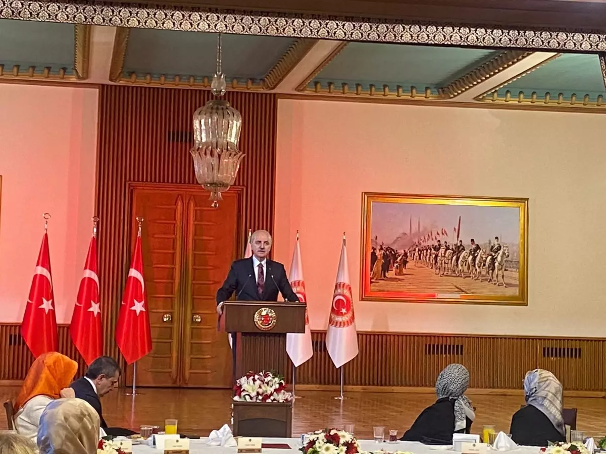 TBMM Başkanı Kurtulmuş: Türkiye\'nin ihtiyacı olan bilgileri gençlerimize öğreteceğiz