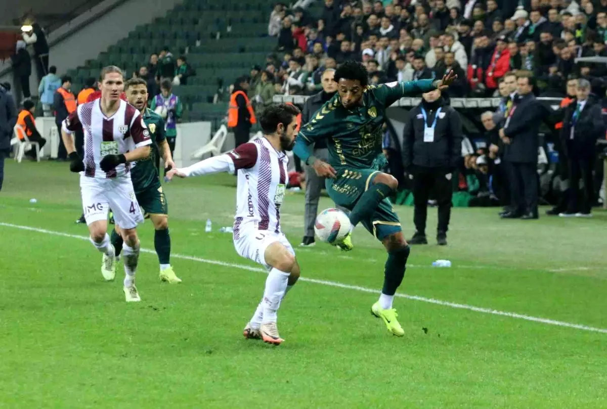 Kocaelispor-Bandırmaspor Maçı 2-2 Berabere Bitti