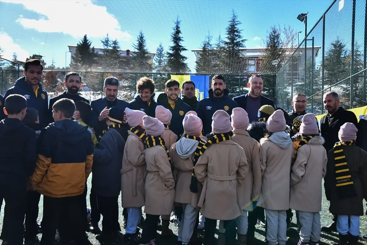 Ankaragücü\'nden Çocuk Evlerine Destek Ziyareti