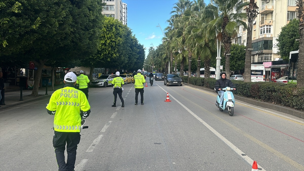 Adana\'da Trafik İhlal Denetimi