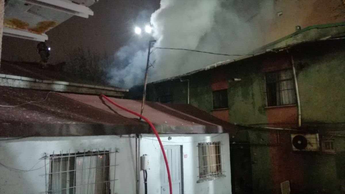 Bağcılar\'da Yangın Paniği