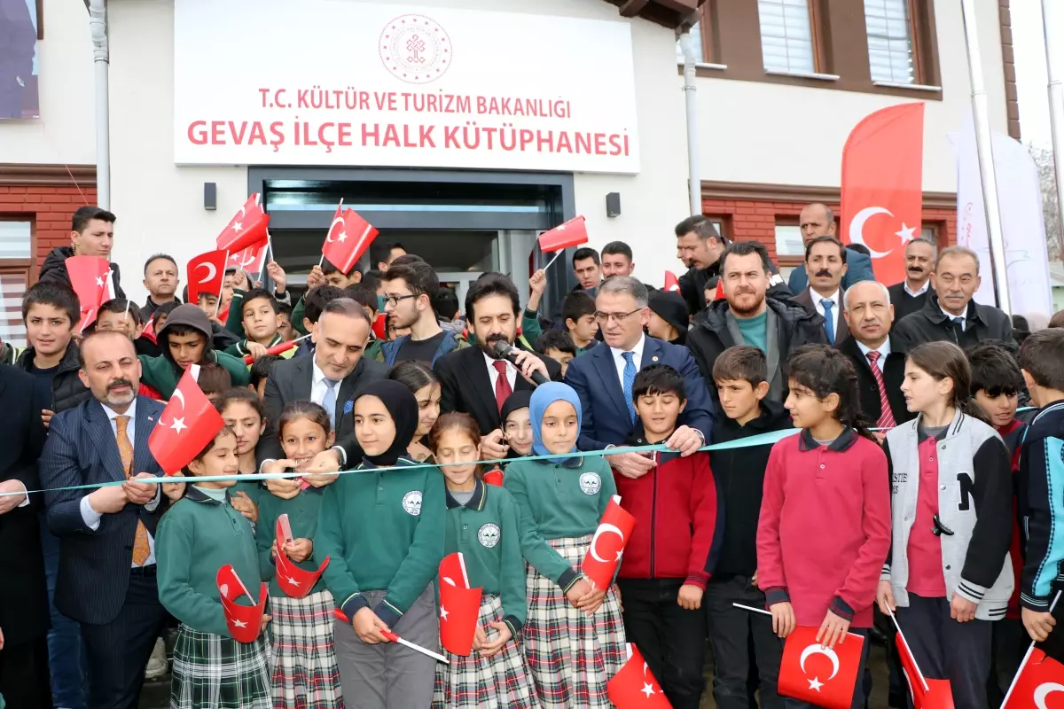 Van\'da Yeni Kütüphane Seferberliği: Üye ve Kitap Sayılarında Tarihi Rekor